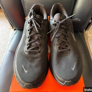 Nike Men's Black Sneakers
